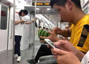 上海吃瓜群众被打视频,吃瓜群众被打事件引发热议