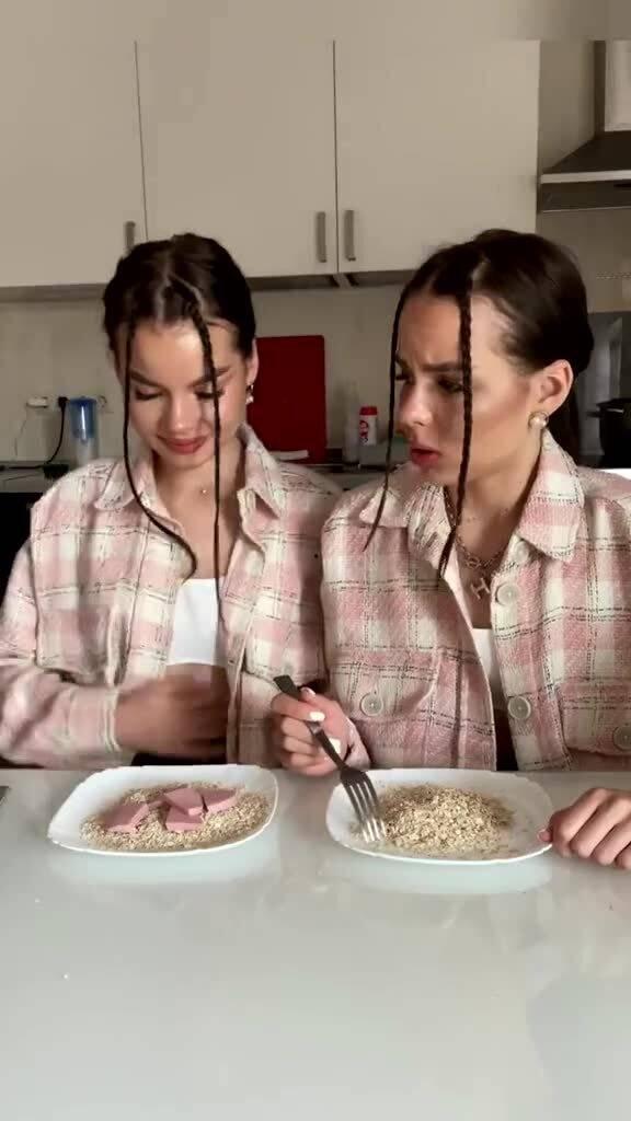 小姐姐吃瓜搞笑视频大全,笑料横生！小姐姐吃瓜搞笑视频大盘点