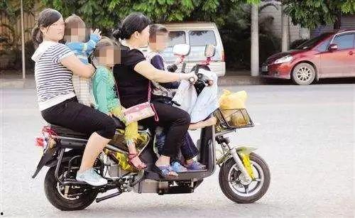 小孩骑大车吃瓜视频大全,小孩骑大车吃瓜欢乐瞬间大盘点