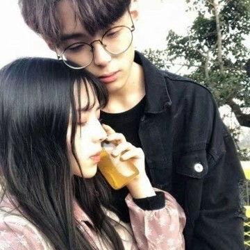 快手一对情侣吃瓜视频,情侣快手视频甜蜜吃瓜，网友直呼太有爱