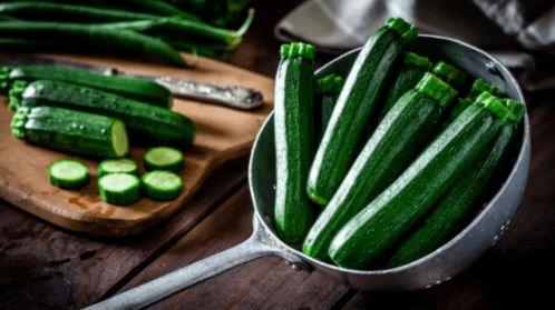 吃蜜瓜会中毒吗视频讲解,食用安全指南