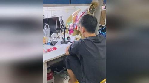 宿舍多人吃瓜视频