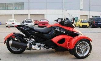 骑摩托吃瓜群众搞笑视频,网友直呼“太欢乐”！